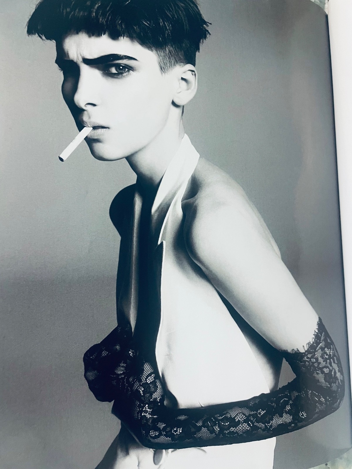 ITALIAN VOGUE April 2011 #728 Bold Editorial Fashion Meisel 252 Pages Vg