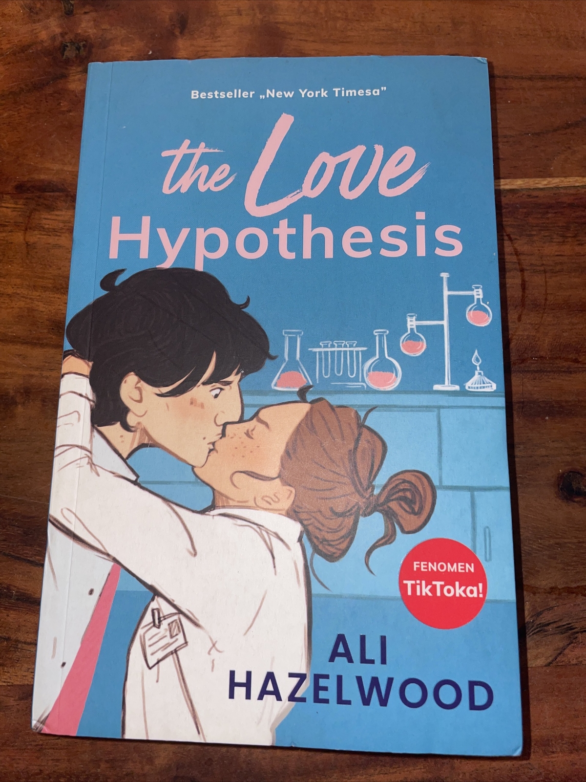 THE LOVE HYPOTHESIS By Ali Hazelwood (2021 PB) Tok Tok *POLISH LANGUAGE VERSION