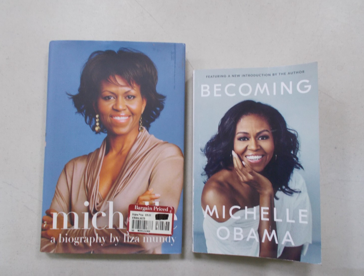 2 MICHELLE OBAMA # MIXED HC W/DJ TRADE PB BECOMING LIZA MUNDY