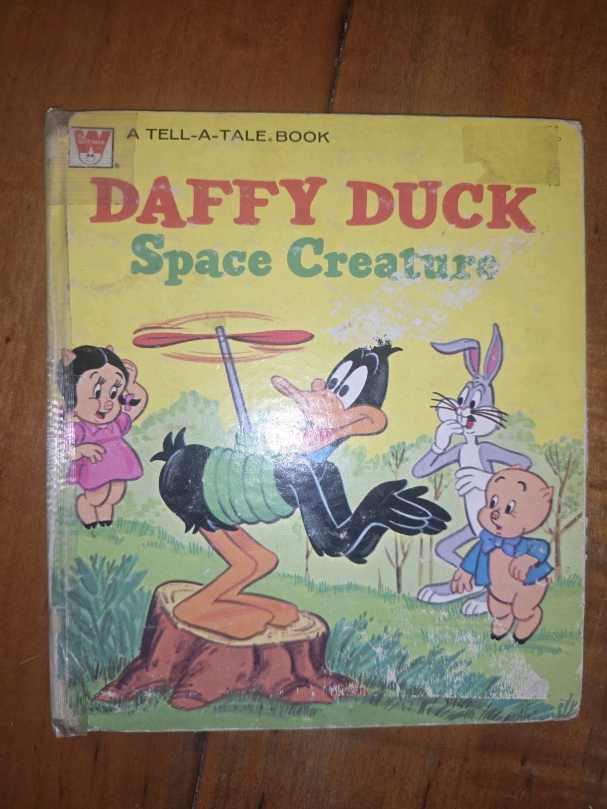 Daffy Duck Space Creature: Golden Tell-A-Tale Book: Gina Ingoglia/Darrell Baker