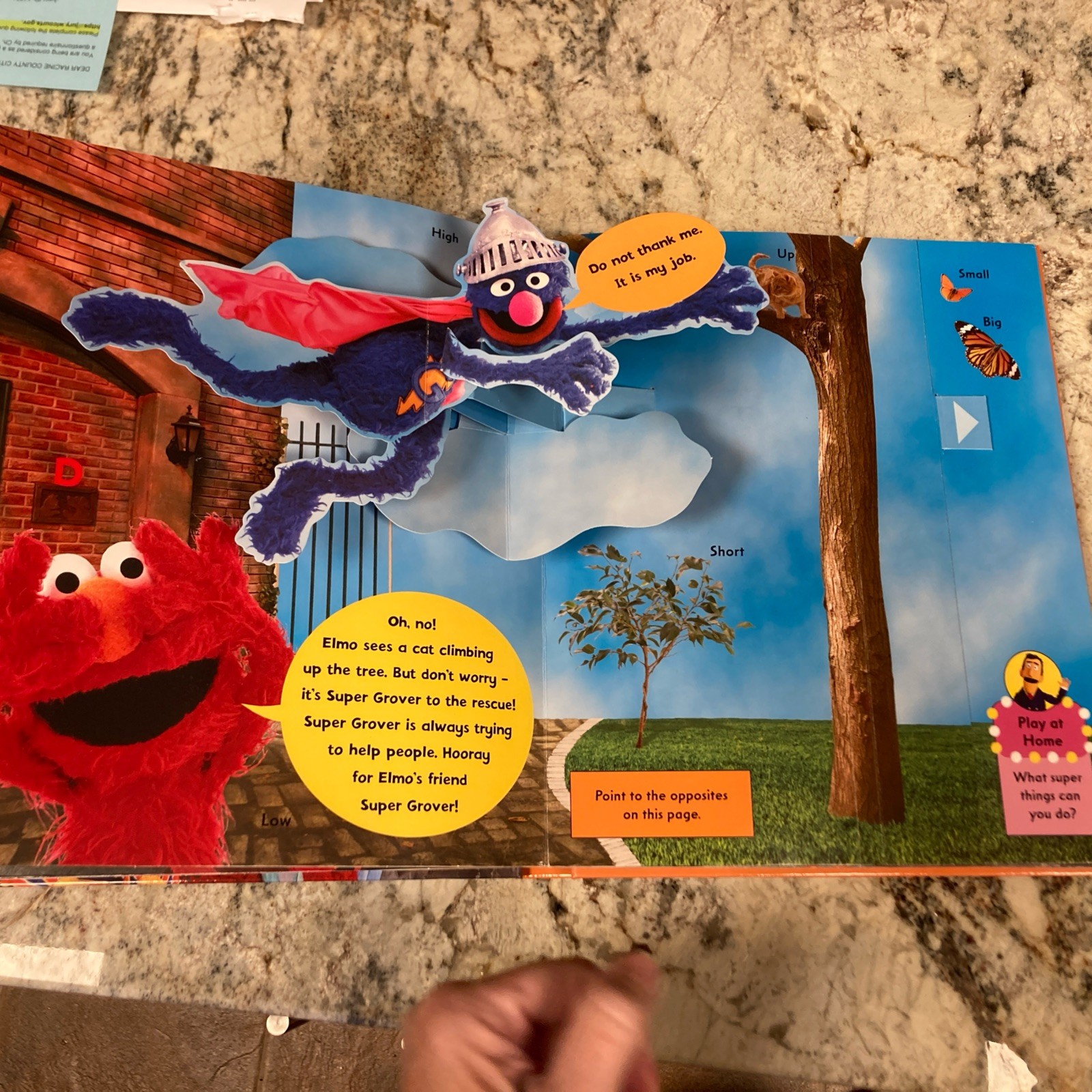 1st Edition – A Walk Down Sesame Street: Pop-Up Book: 40th Anniversary: L@@k