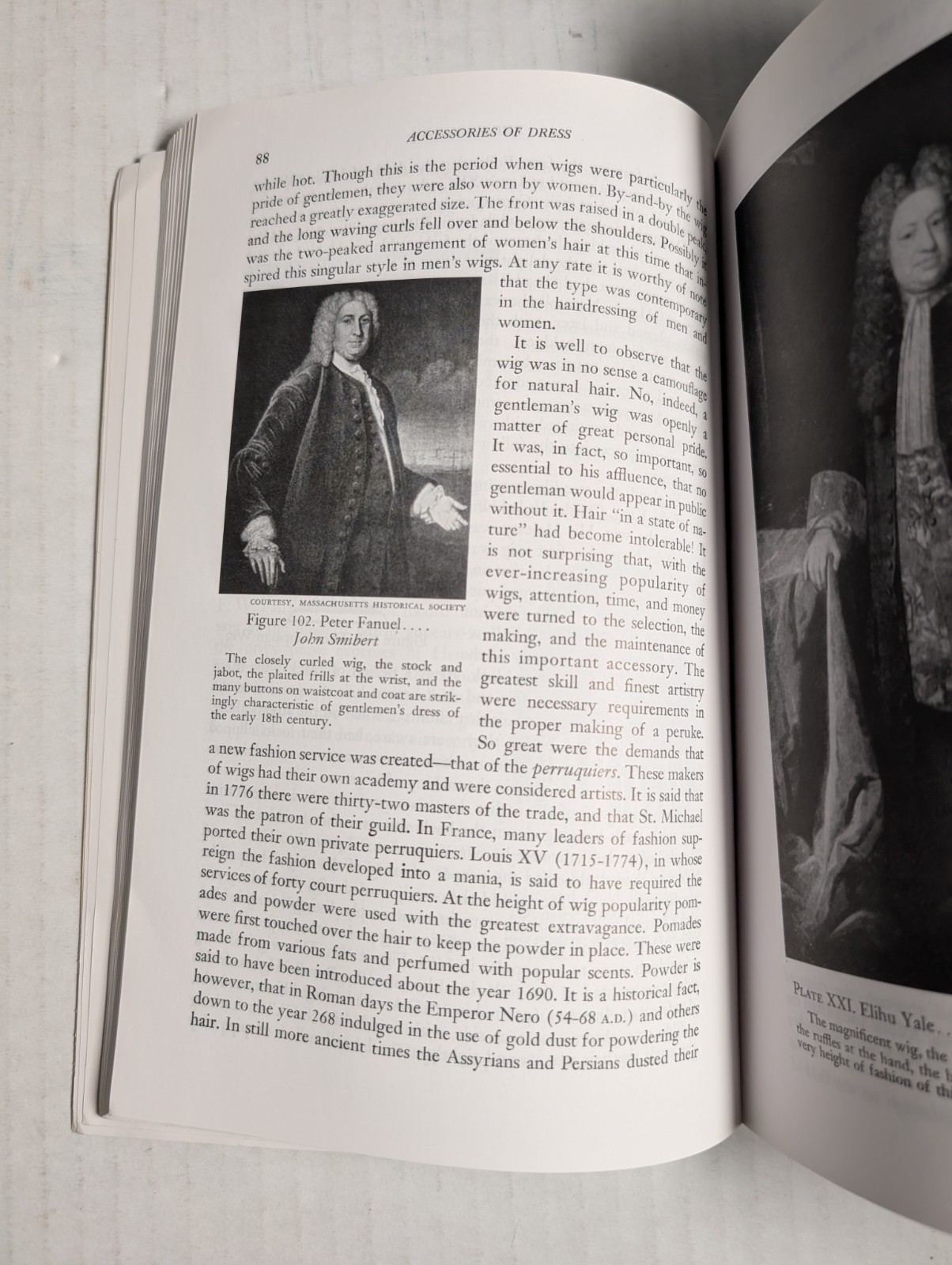Accessories of Dress : An Illustrated Encyclopedia Soft Cover