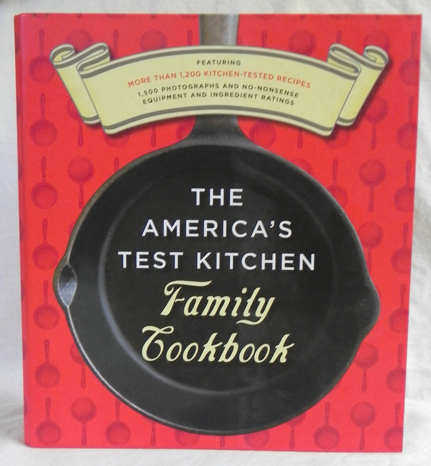 „The America’s Test Kitchen Family Cookbook“ 1200 Recipes, 848 Pages, 2005, VG