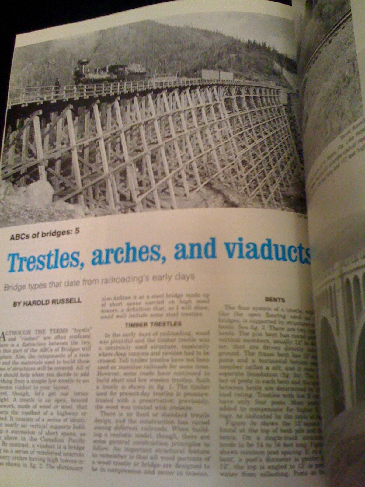 Model Railroad Bridges & Trestles: A Guide to Designing and Building Bridges…