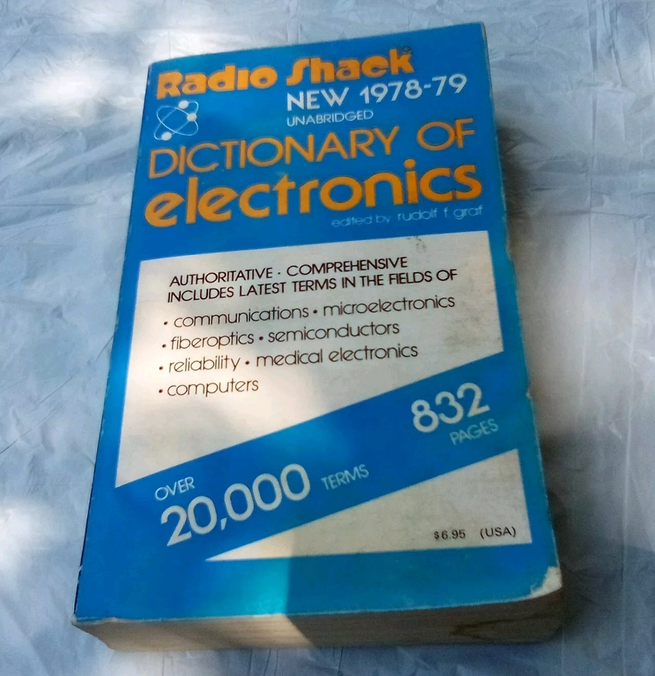 Radio Shack 1970’s Dictionary of Electronics PB R. Graf 832 Pgs Poor Condition