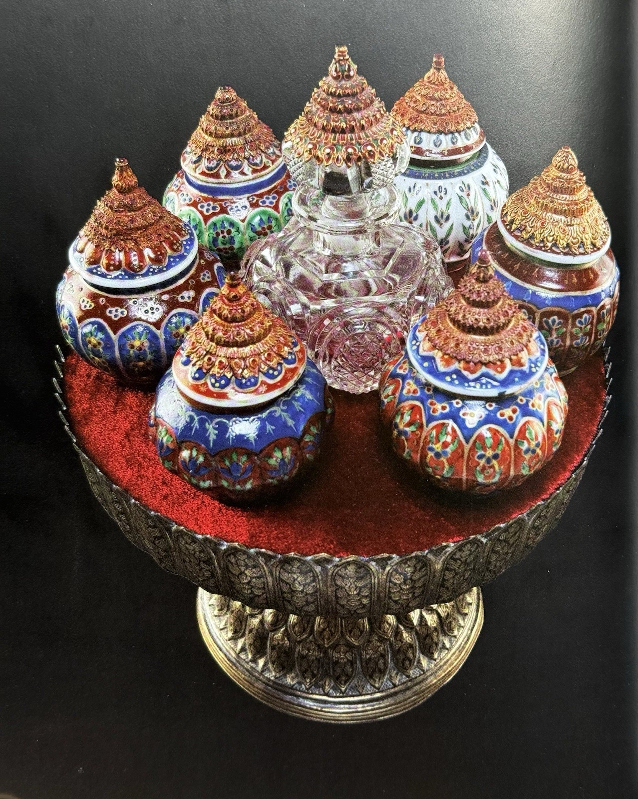 Bencharong : Chinese Porcelain for Siam; Discover Thai Art by Dawn F. Rooney