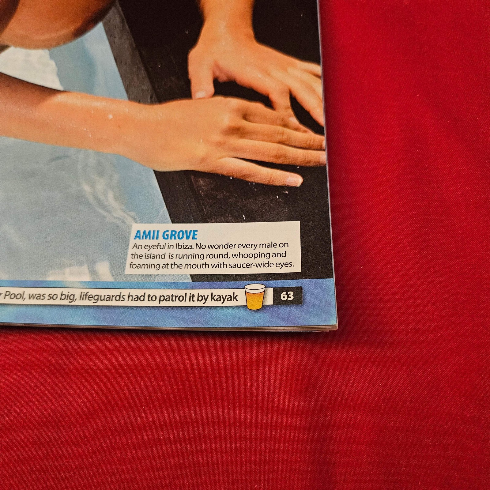 Zoo Magazine 17-23 August 2007 (1229) POSTER Danni Wells Nikkala Stott Amii Grov