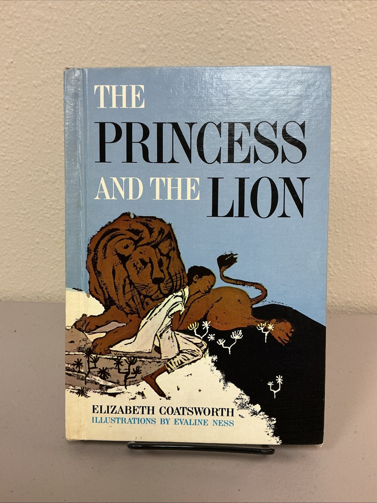VINTAGE „THE PRINCESS AND THE LION“ BY ELIZABETH COATSWORTH 1ST EDITION (1963)