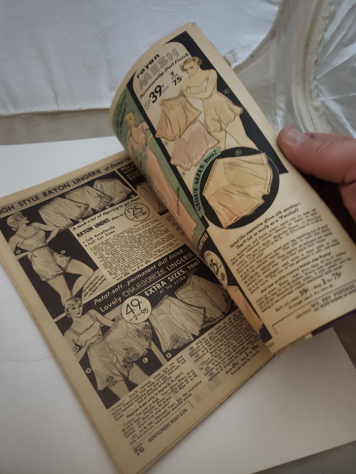 1933 Montgomery Ward Co Ward’s Specials Summer Sales Catalog Womens Fashion