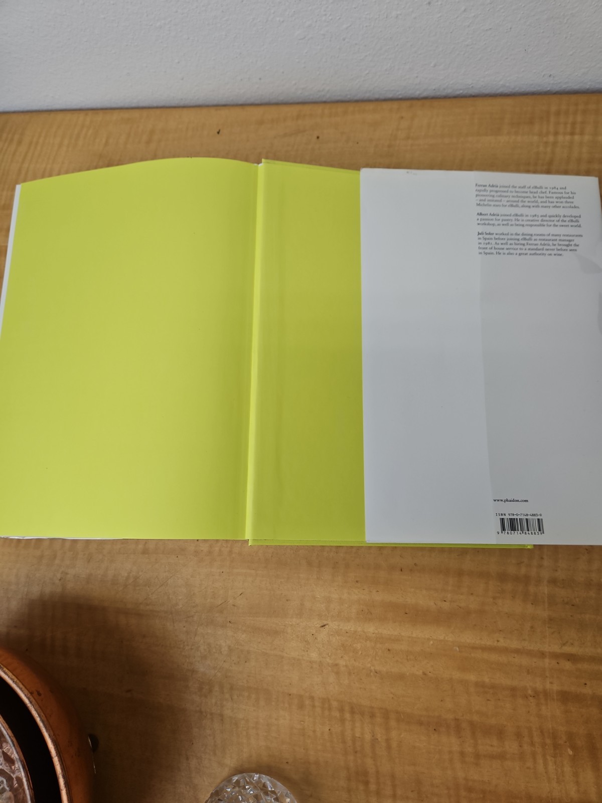 ADay at elBulli : Ferran Adria hardcover cookbook Phaidon Press 528 pages
