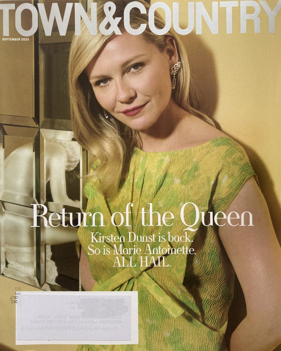 KIRSTEN DUNST – RETURN OF THE QUEEN September 2025 TOWN & COUNTRY Magazine