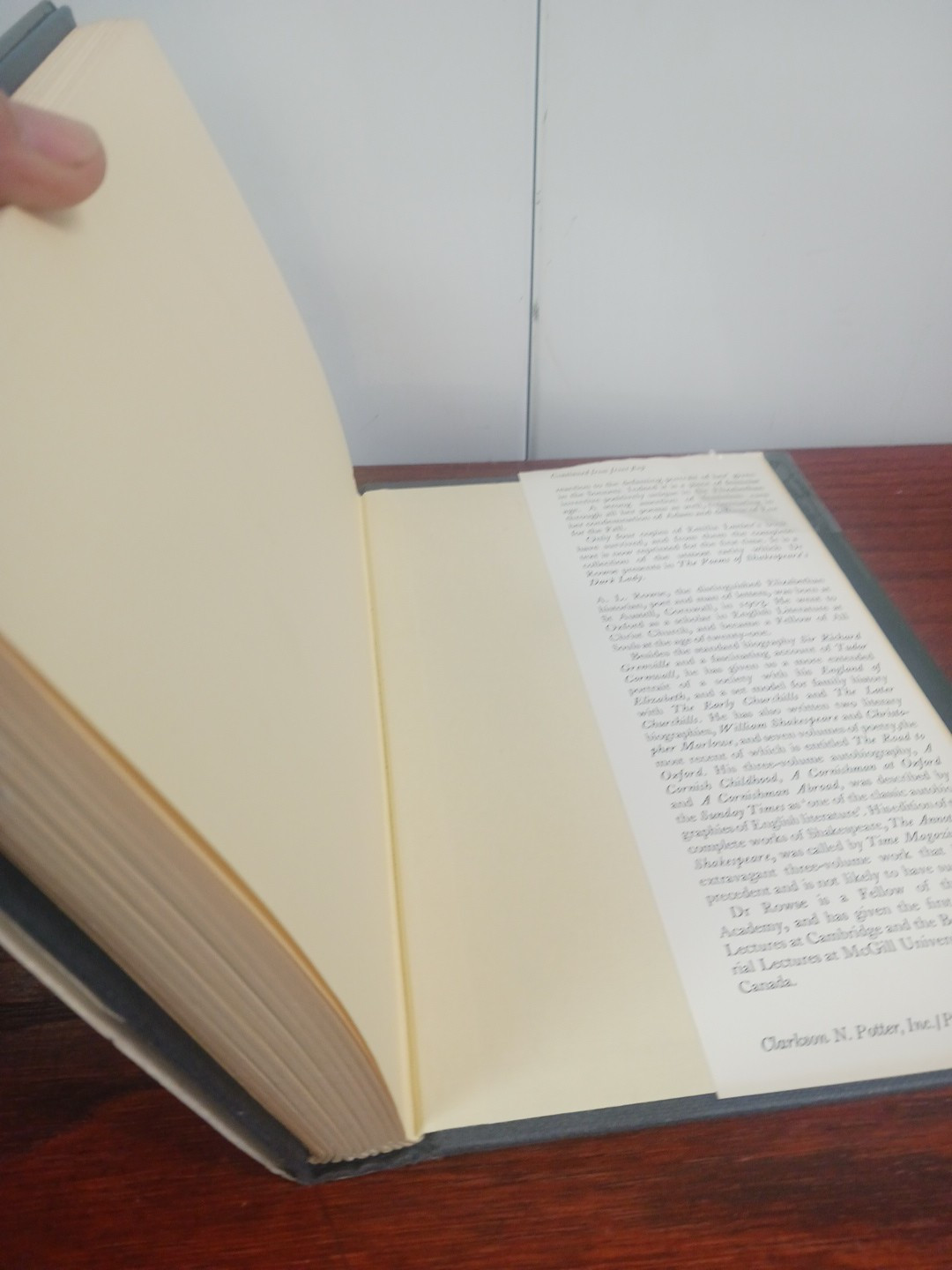 The Poems of Shakespeare’s Dark Lady Salve Deus Rex Judaeorum Emilia Lanier 1979