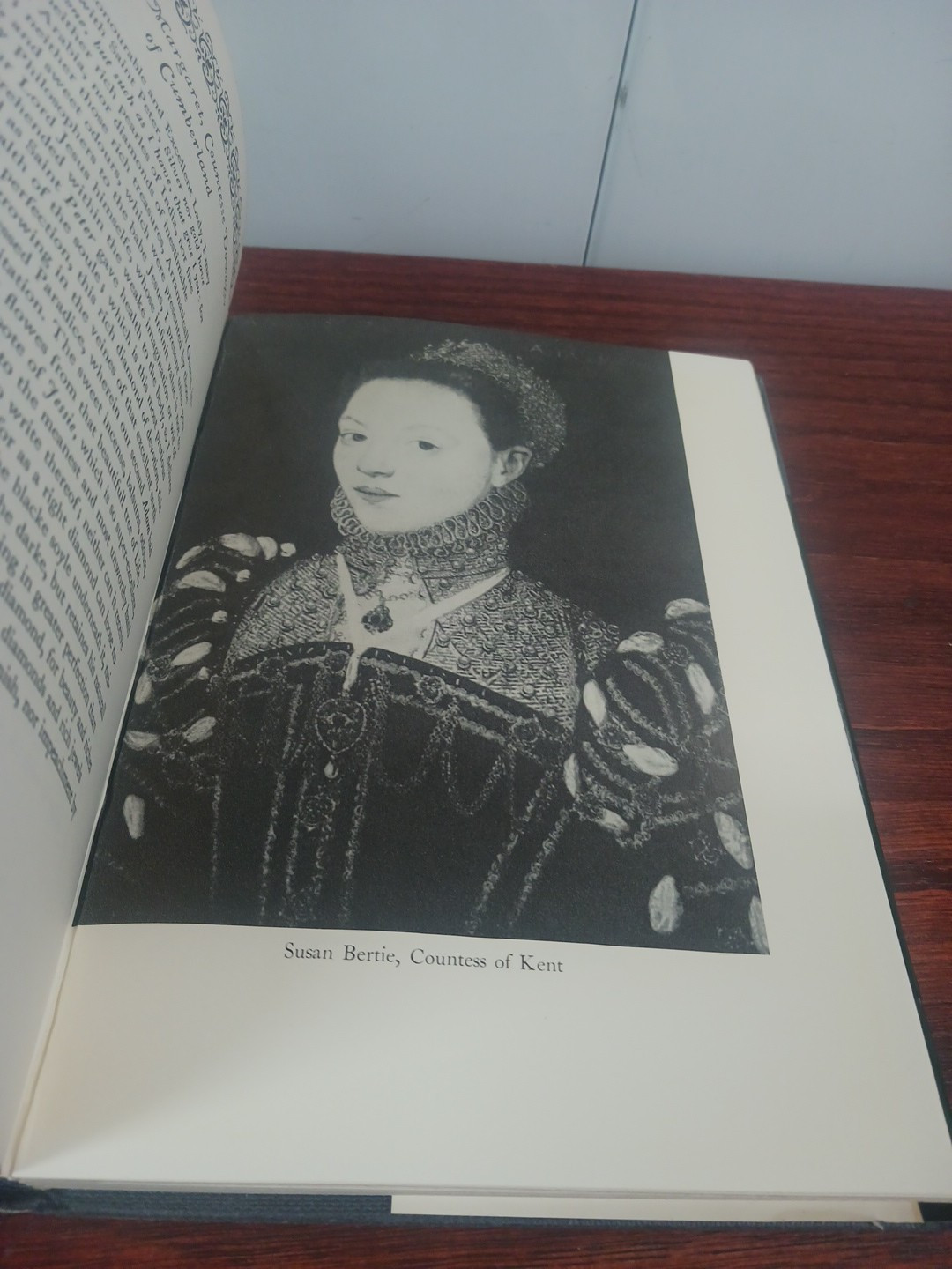 The Poems of Shakespeare’s Dark Lady Salve Deus Rex Judaeorum Emilia Lanier 1979