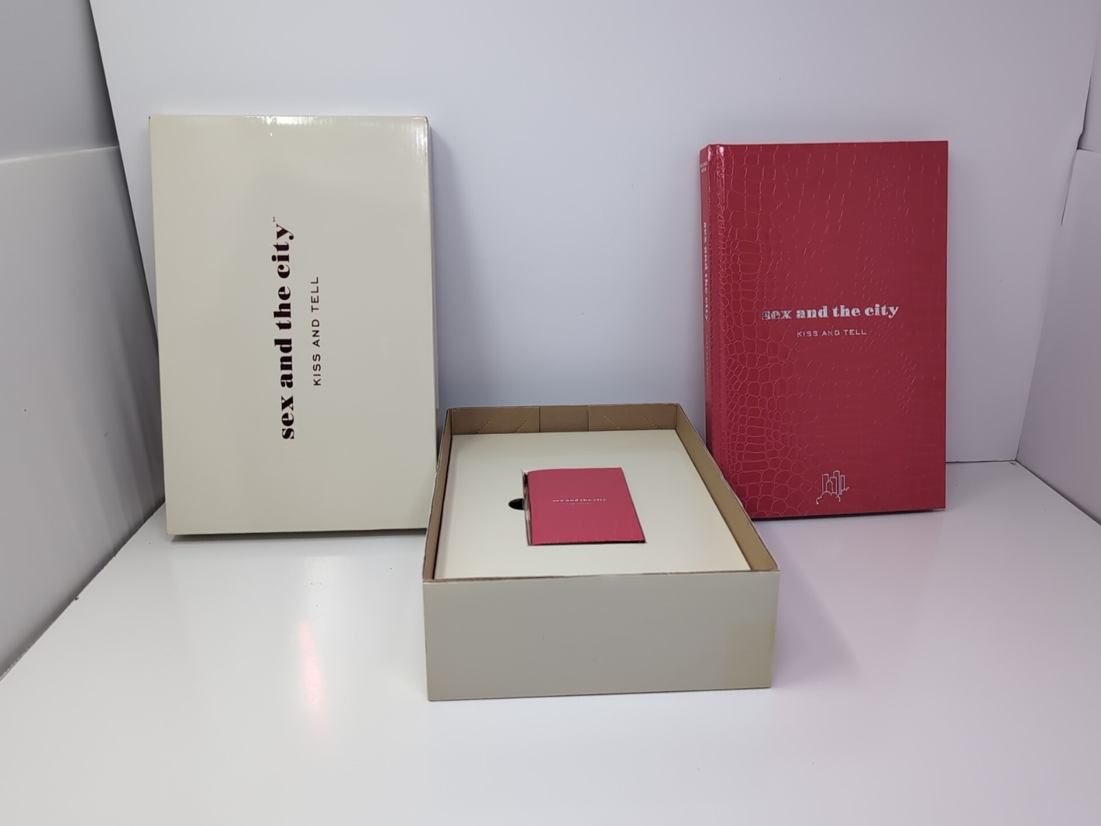LIMITED EDITION Sex and the City Kiss and Tell Book & Address Book in Box
