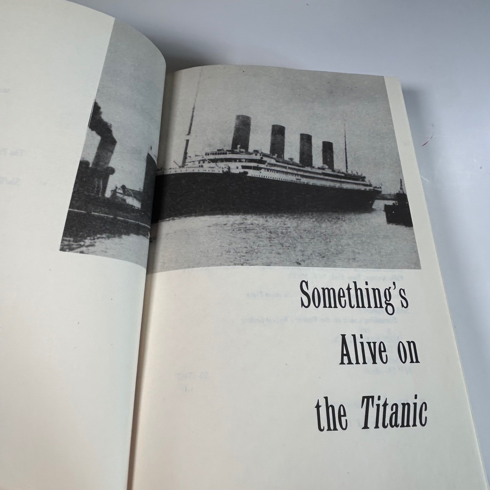Something’s Alive on the Titanic Robert J. Serling Horror Book Hardcover 1st ed
