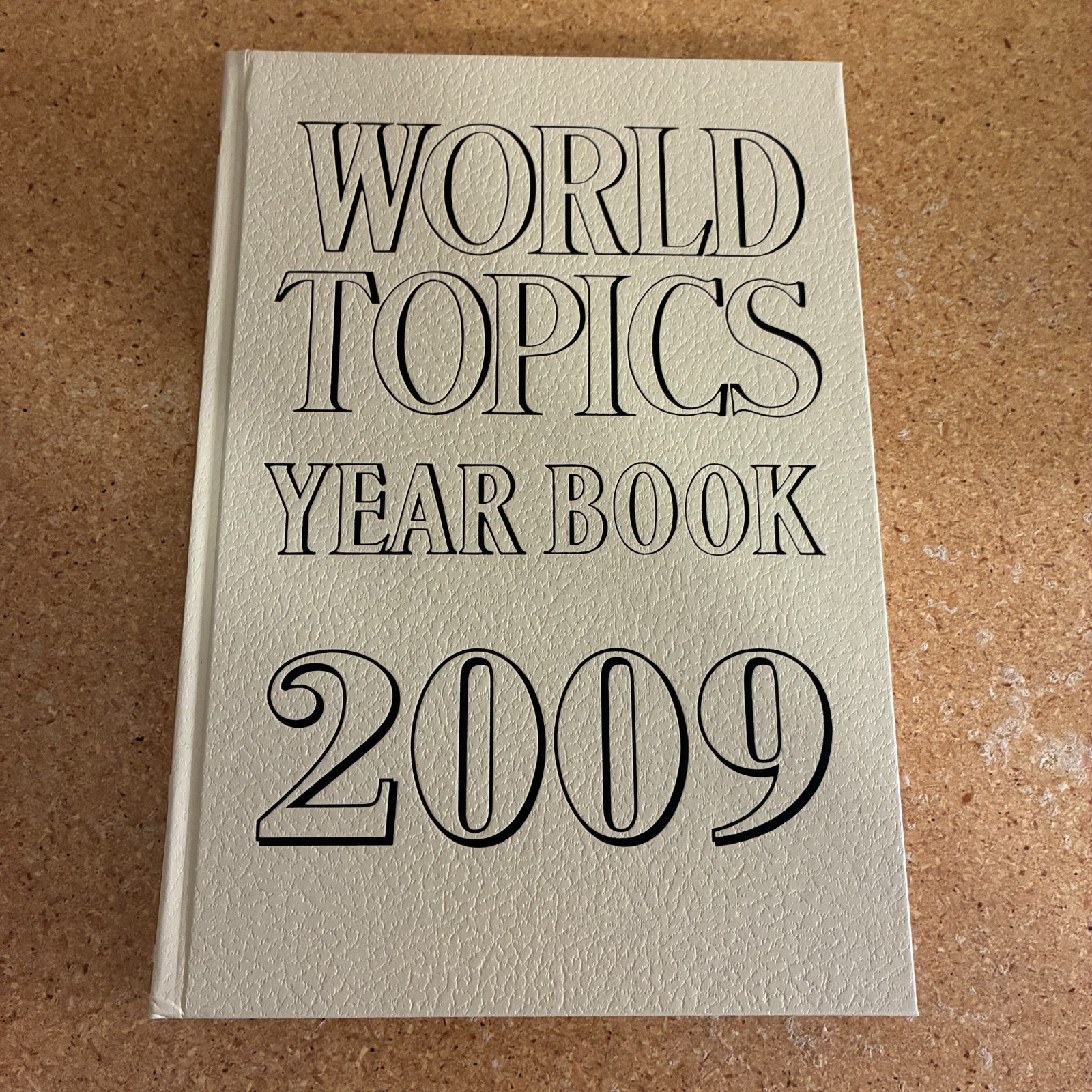 15 World Topics Year Book Yearbooks 1996-2010 Hardcover Books New, 2 Sealed