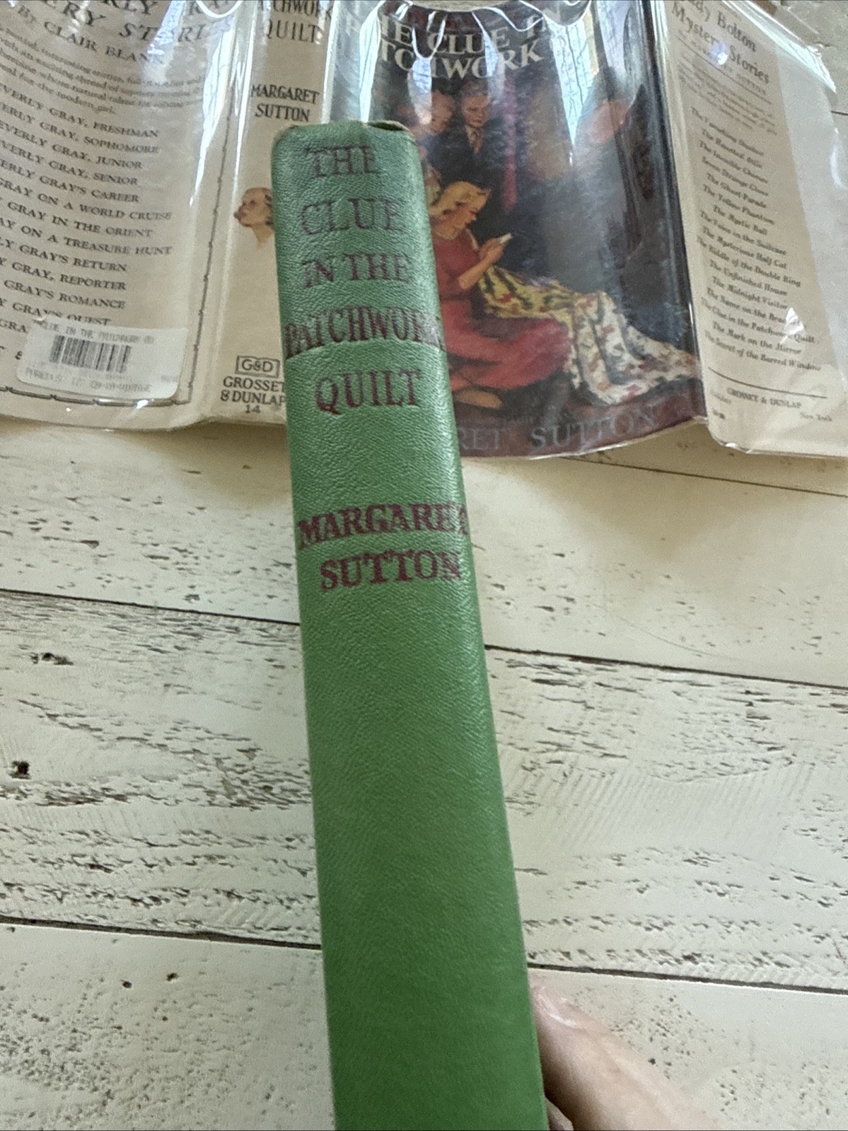 The Clue in the Patchwork Quilt HC Margaret Sutton 1941 Judy Bolton DJ
