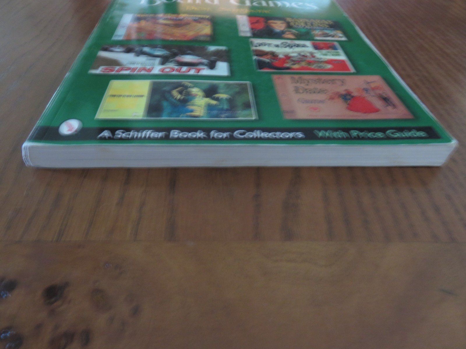 BOARD GAMES Book by Desi Scarpone Price Guide 2004 photos & identification
