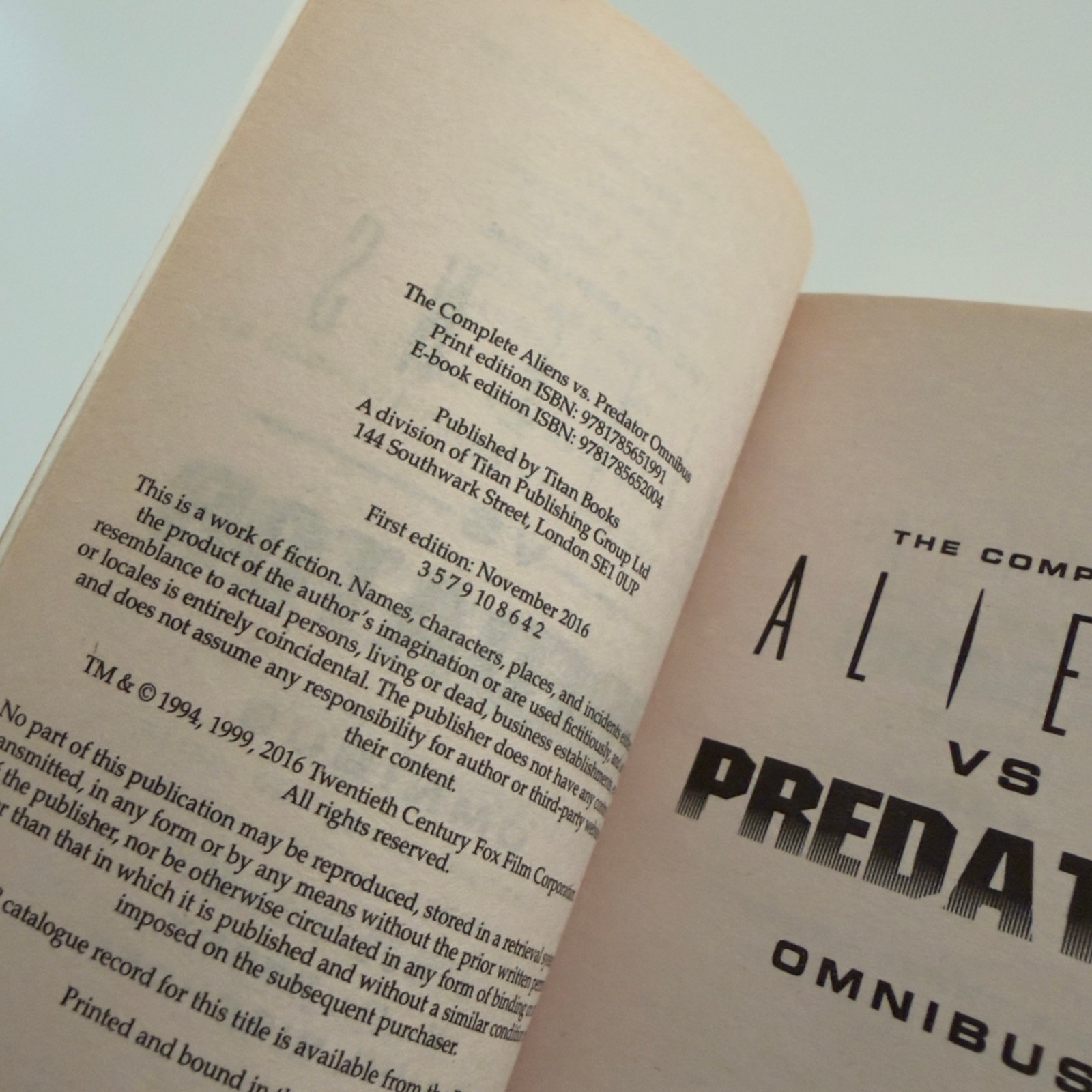 Aliens vs Predator The Complete Omnibus Titan Paperback Book 1st Edition 2016