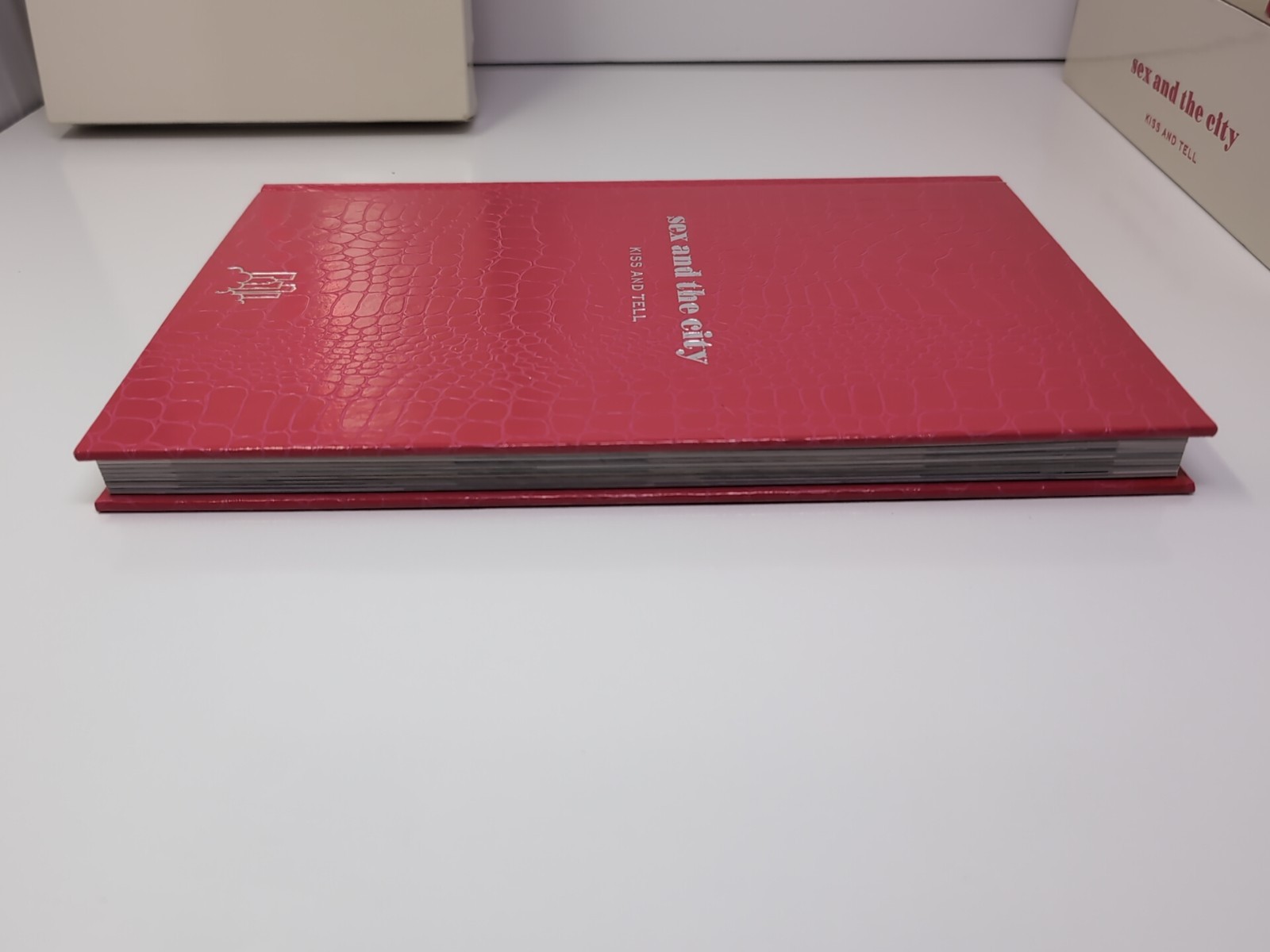 LIMITED EDITION Sex and the City Kiss and Tell Book & Address Book in Box
