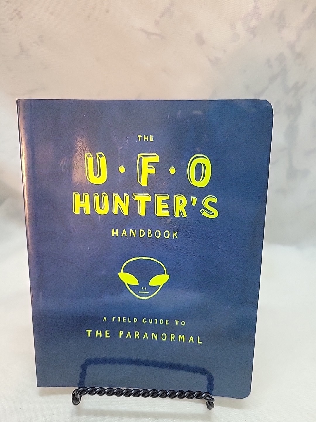 Caroline Tiger UFO Hunters Handbook4.5 By 5.75 Inches Pre-owned