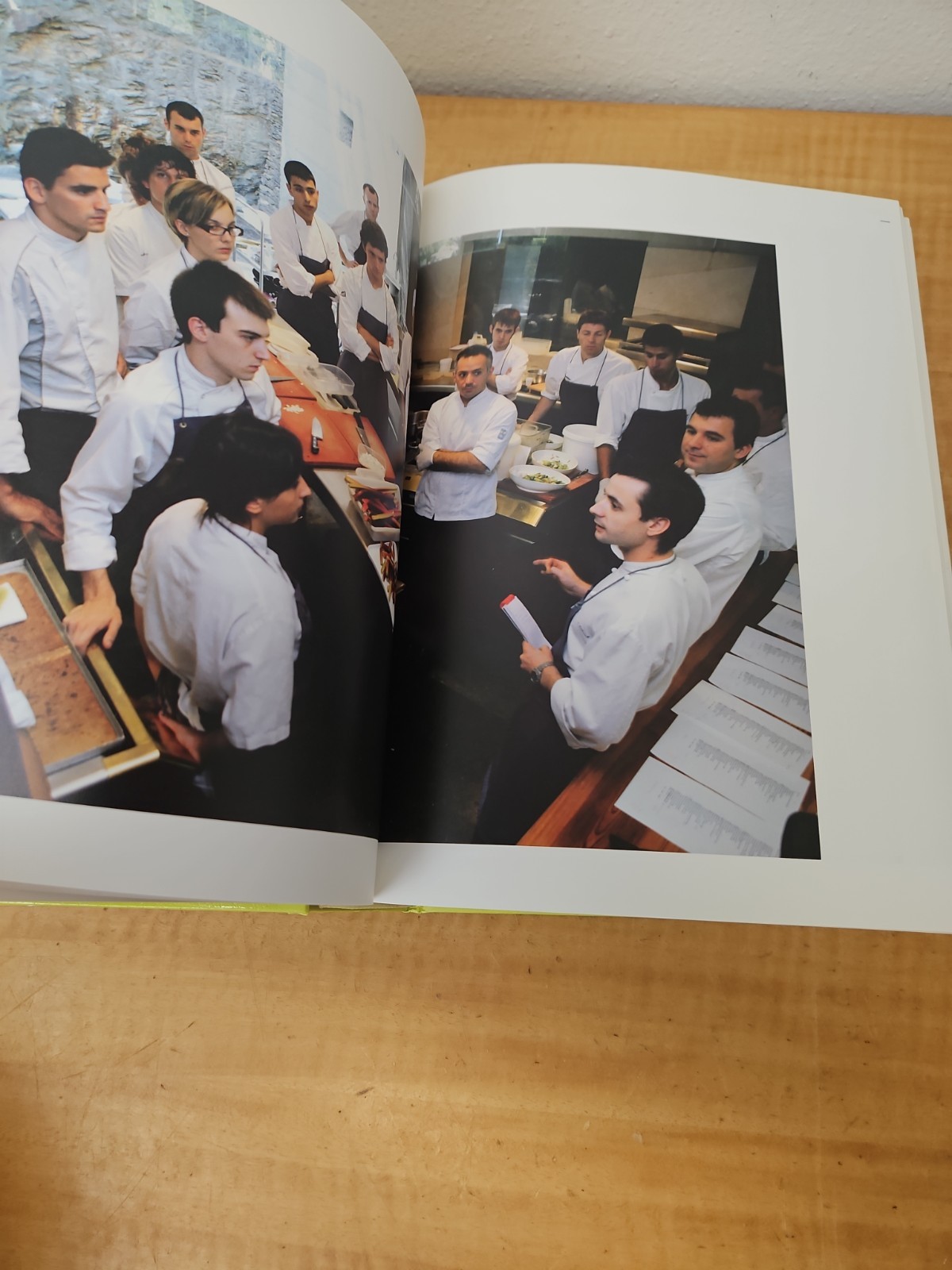 ADay at elBulli : Ferran Adria hardcover cookbook Phaidon Press 528 pages