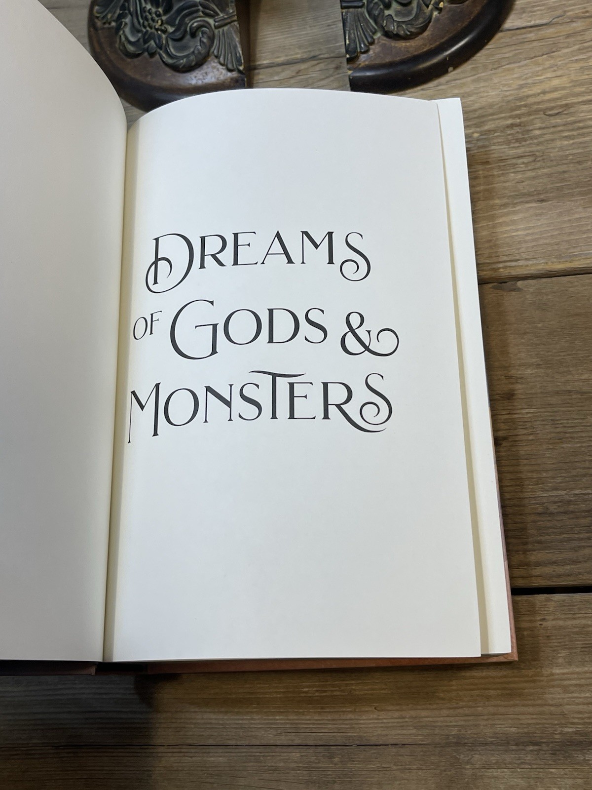 Dreams Of Gods : Daughter of Smoke and Bone Laini Taylor Lit-Joy Special Edition