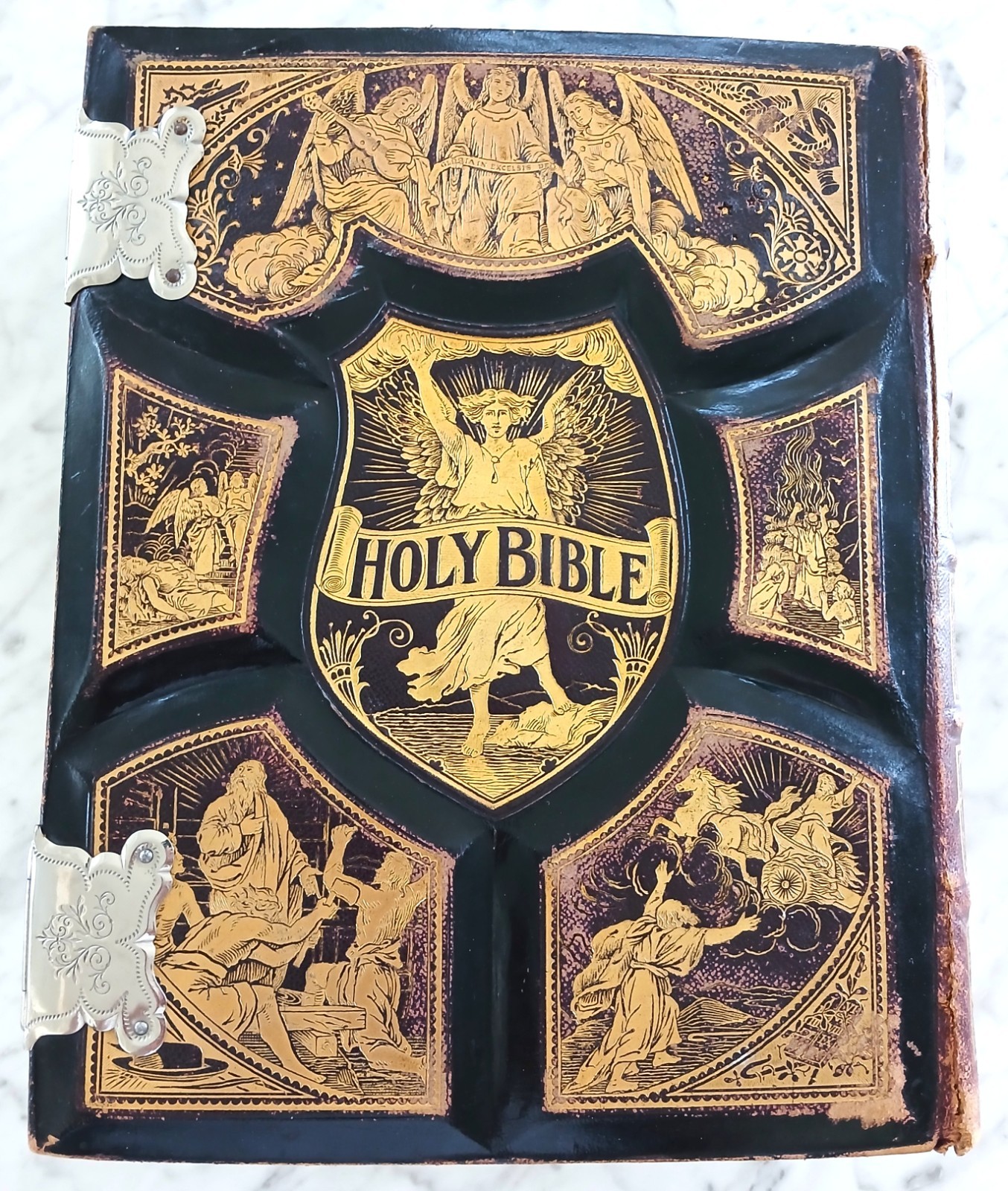 1800’s Self Pronouncing King James Bible w/ 500+ Pictures & Chronological Tables