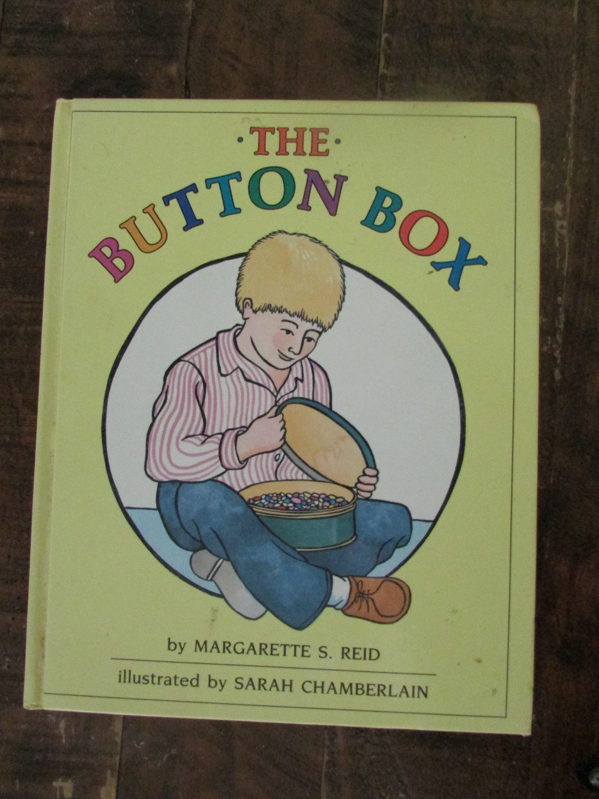 The Button Box – Hardcover By Reid, Margarette S. – GOOD * 1st EDITION*