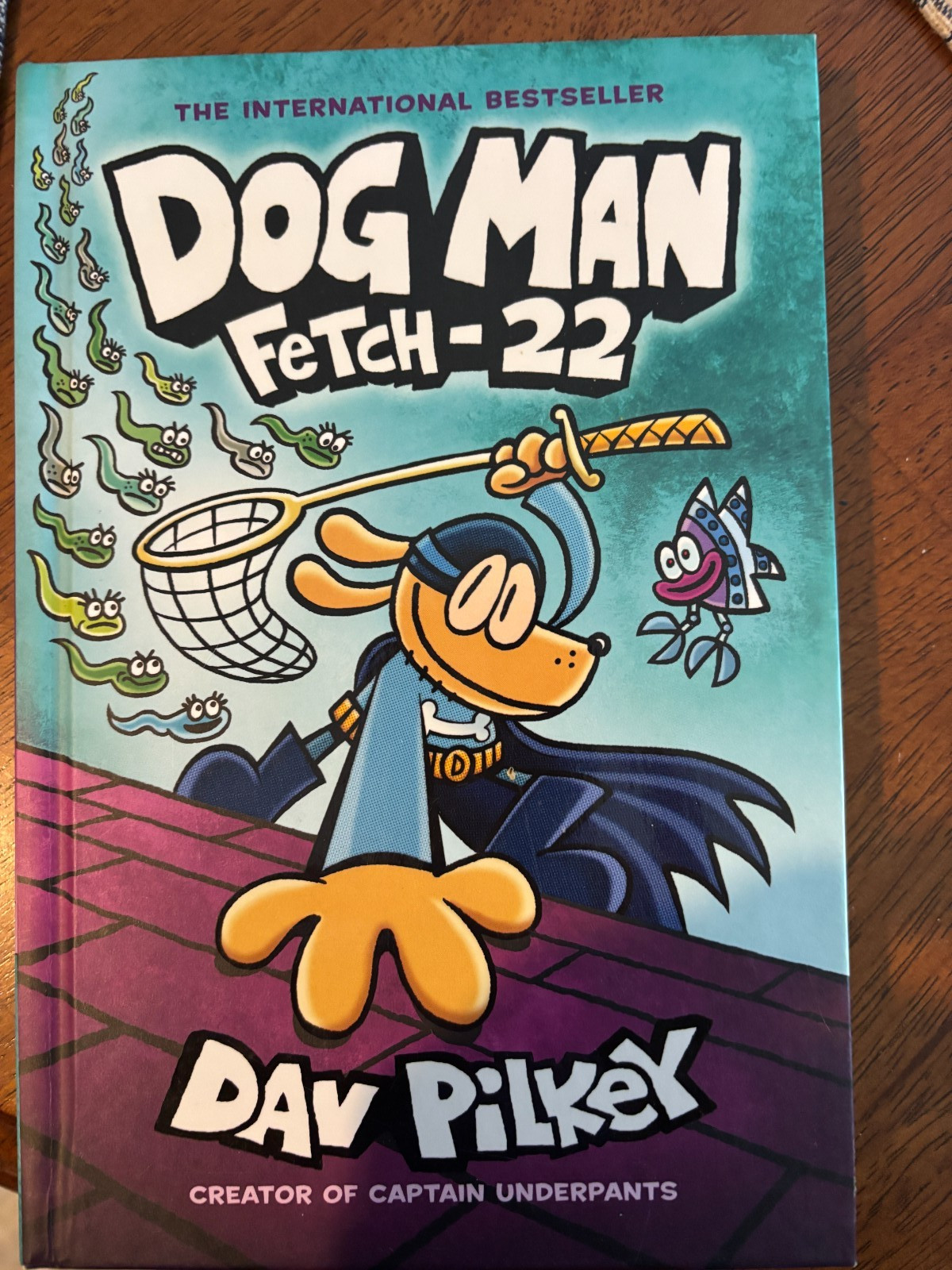 Dog Man: Fetch-22: a Graphic Novel (Dog Man #8)