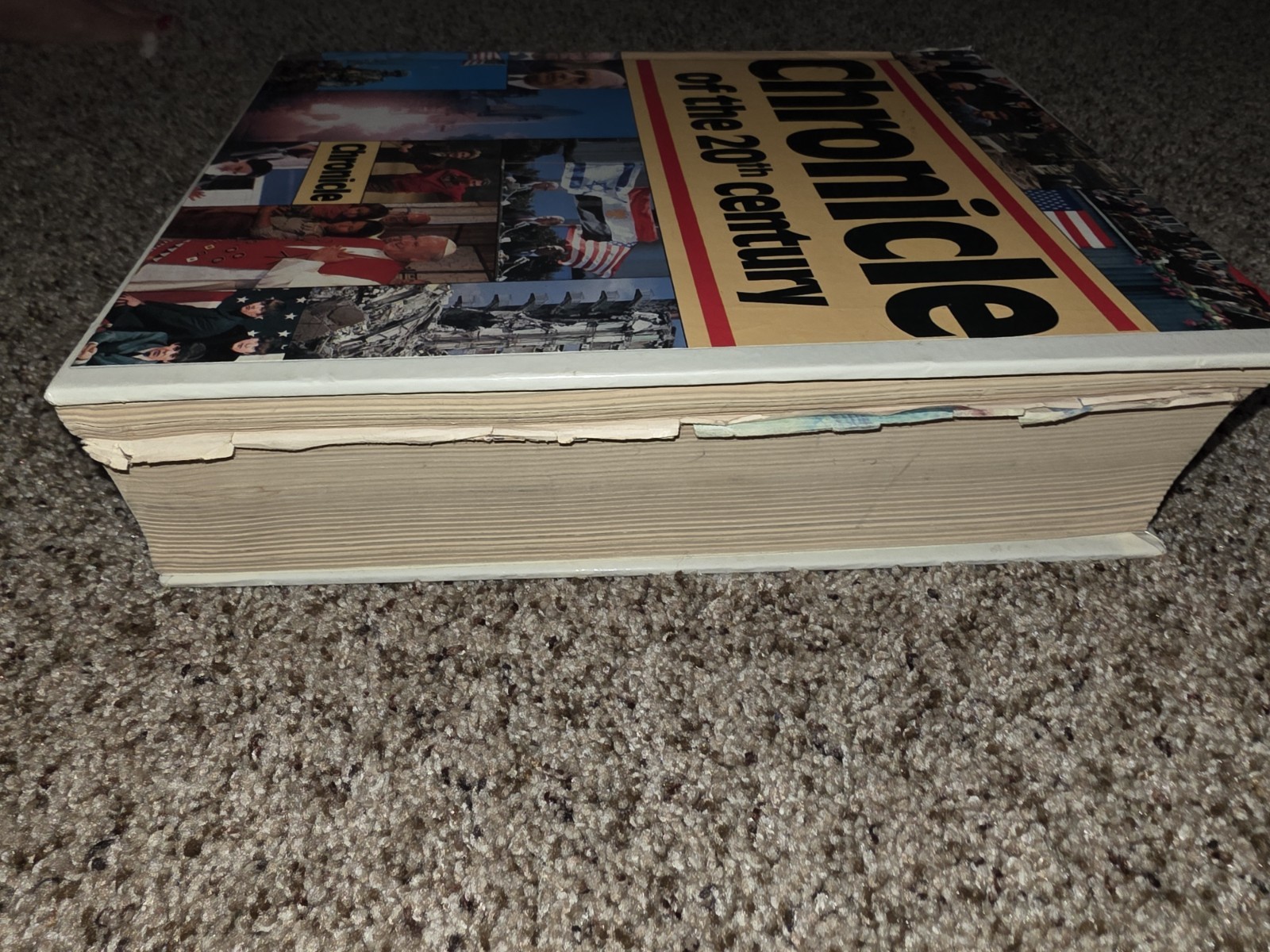 Vintage „Chronicle of the 20th Century“ Hardcover Book 1,360 Pages