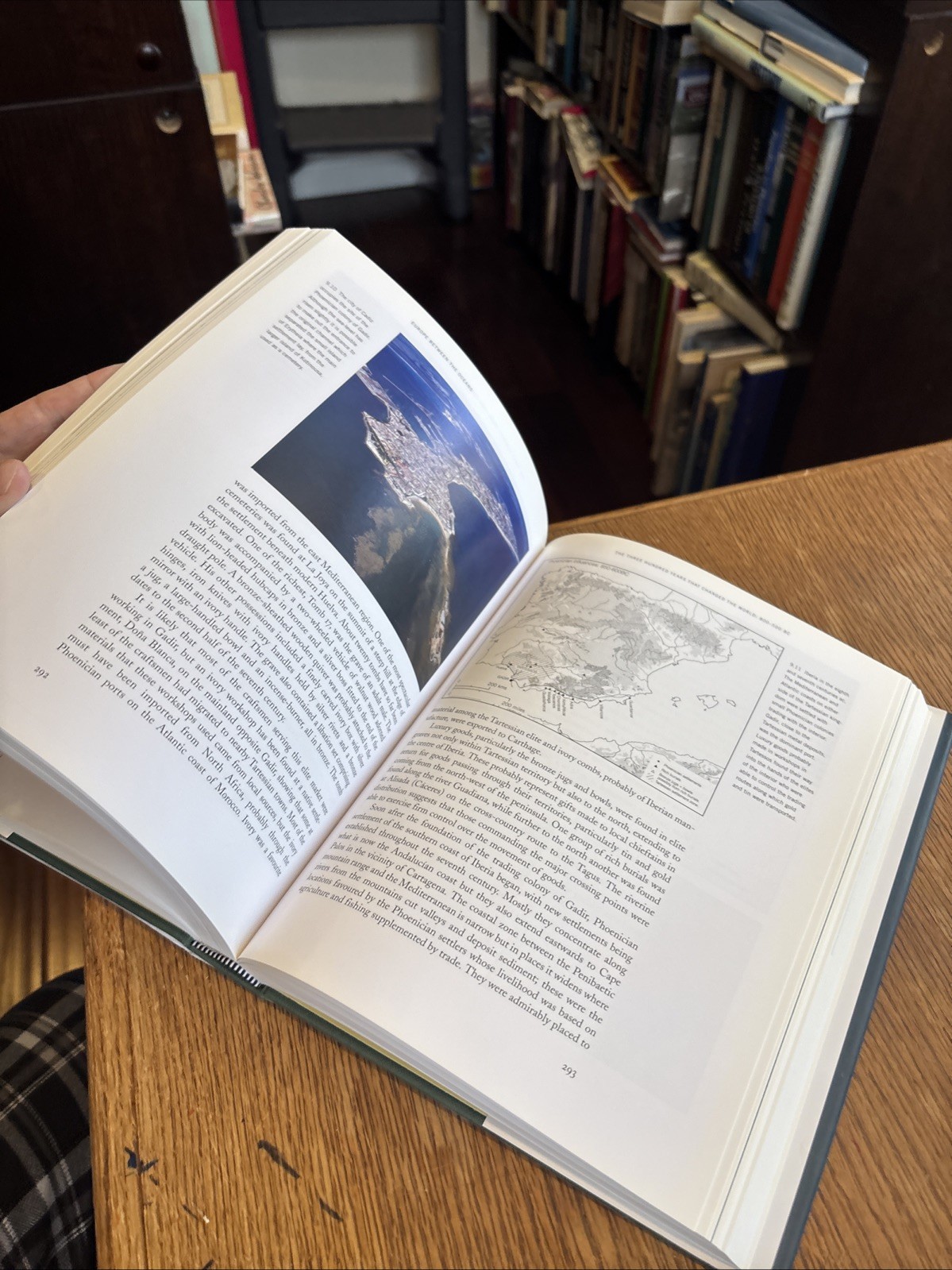 EUROPE BETWEEN THE OCEANS 9000 BC -AD 1000 Barry Cunliffe 2008 hcdj 1st YALE U.