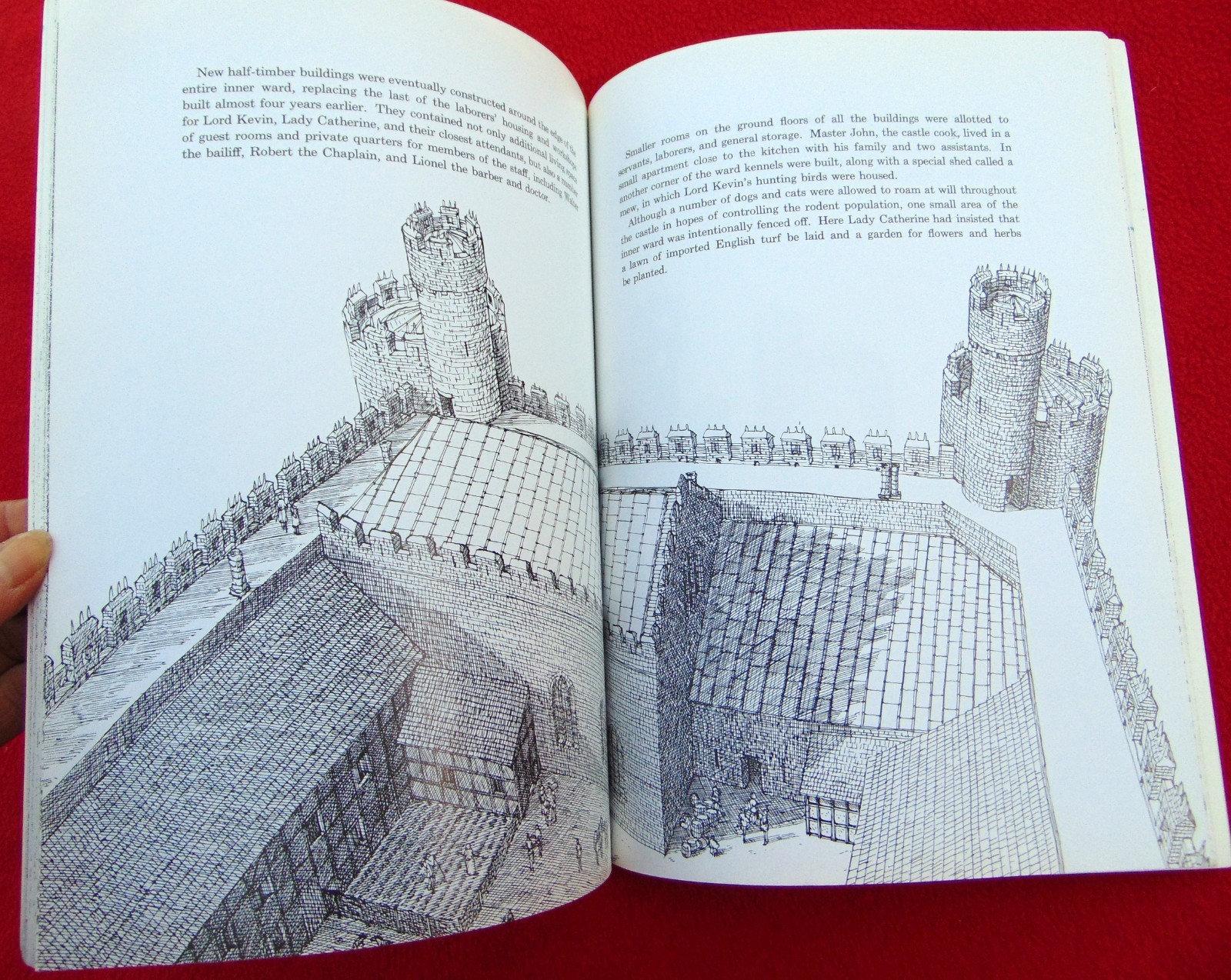 CASTLE ~BY DAVID MACAULAY~VINTAGE BOOK 1977 ~ LARGE 9″ x12″ ~ PRISTINE CONDITION