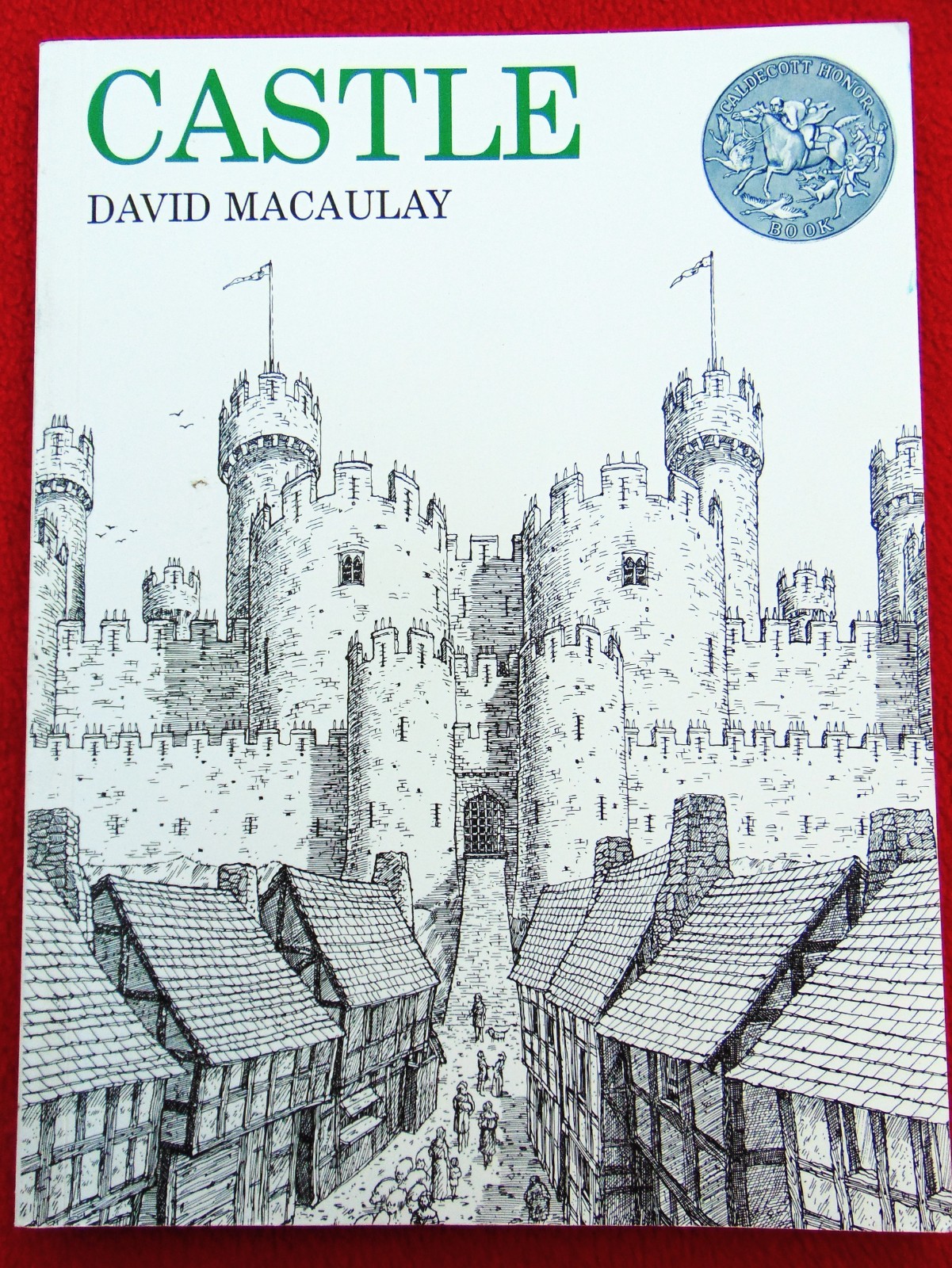 CASTLE ~BY DAVID MACAULAY~VINTAGE BOOK 1977 ~ LARGE 9″ x12″ ~ PRISTINE CONDITION