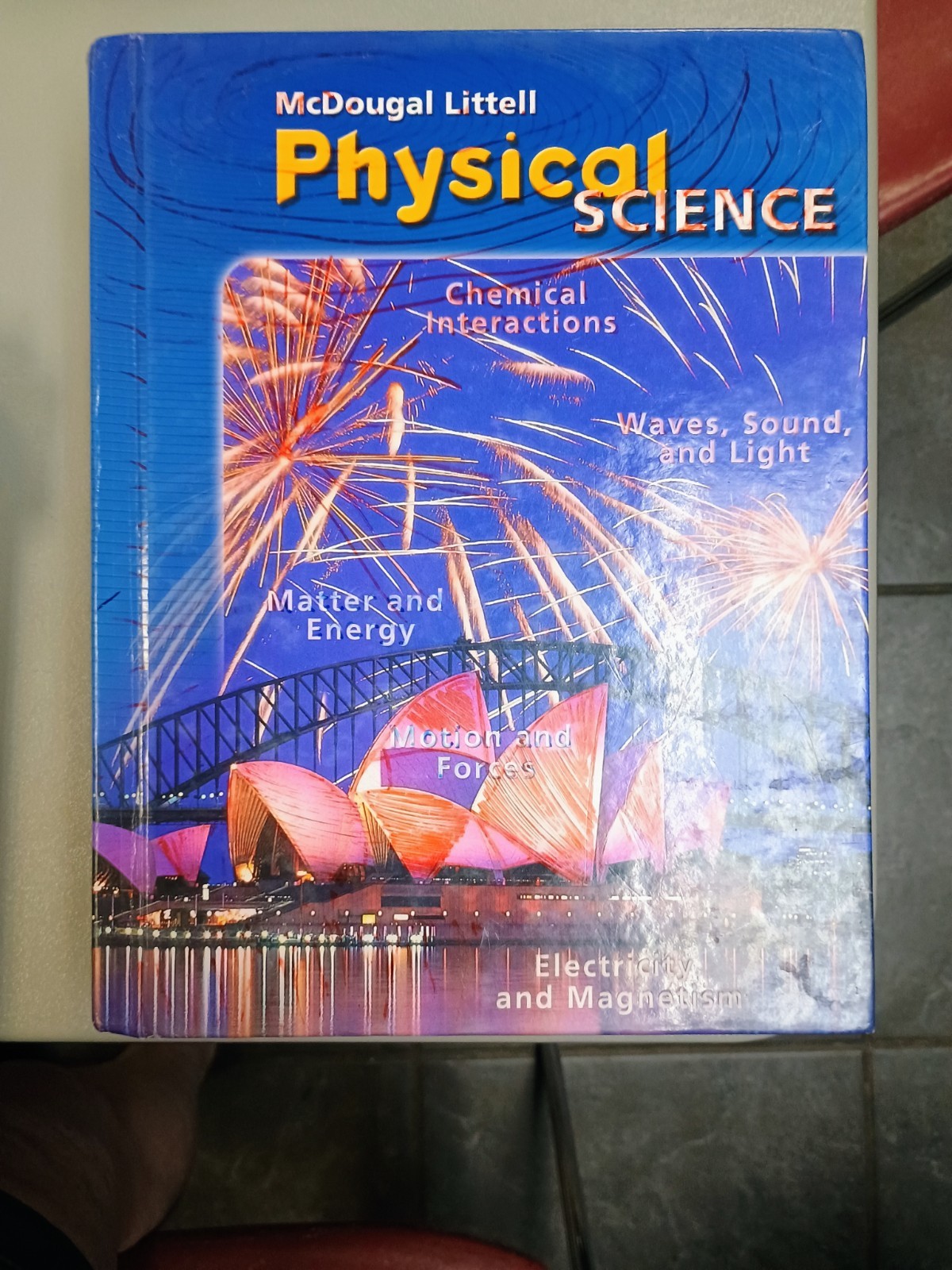 McDougal Littell Science Ser.: McDougal Littell Physical Science, Grade 8 by Ml