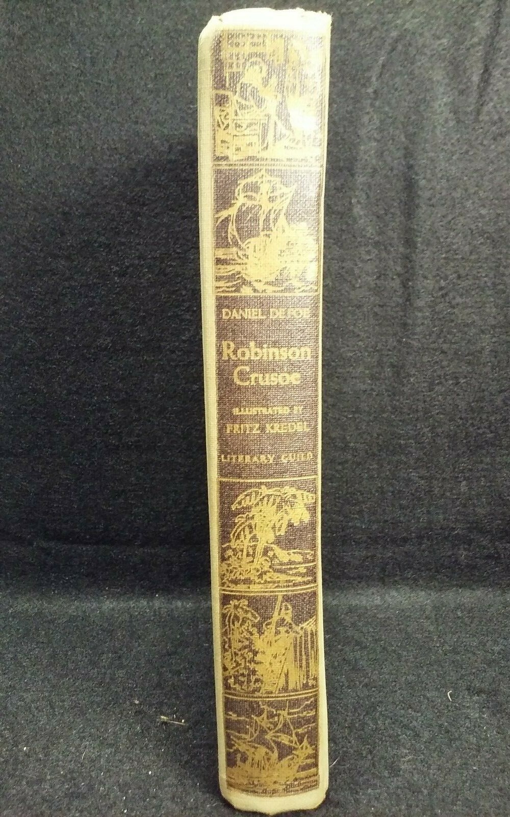 Daniel Defoe ROBINSON CRUSOE 1945 Hard Cover Book Doubleday 397 Pages