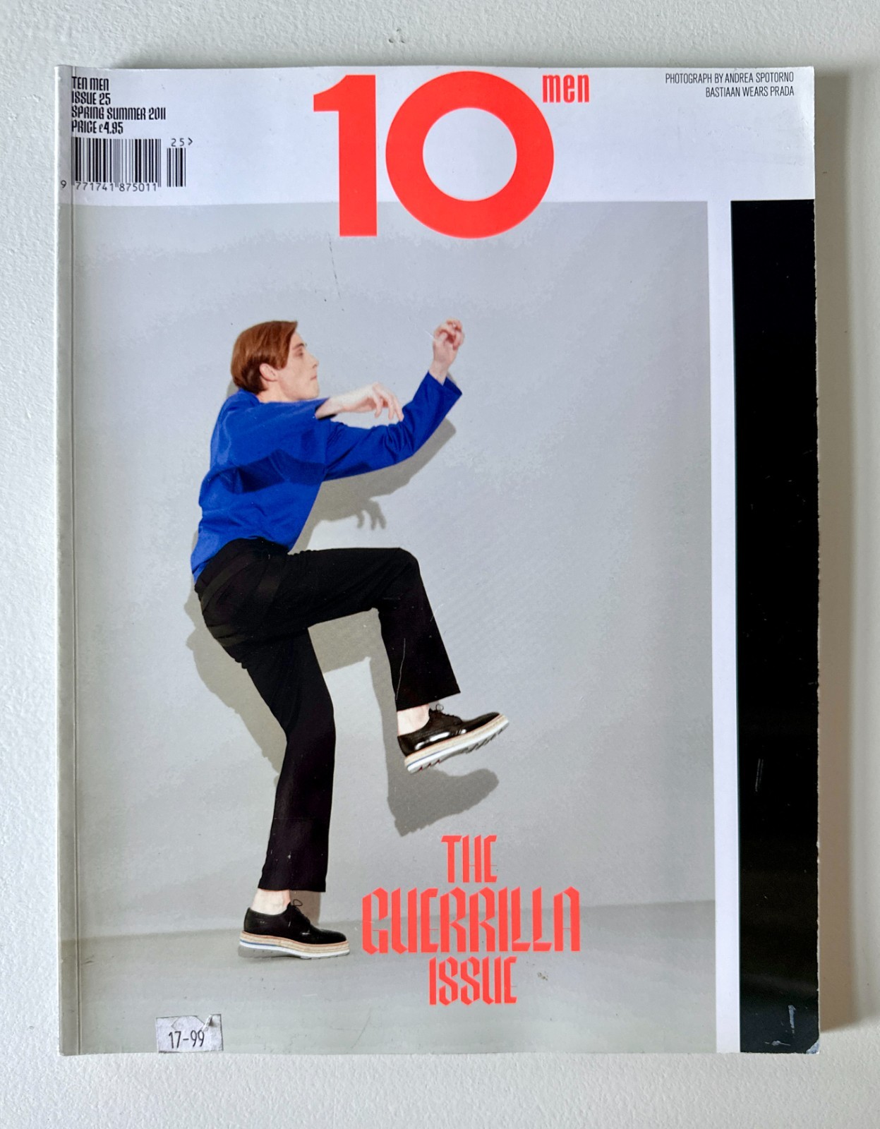 10 Men Magazine Issue 25 Spring Summer 2011 Guerrilla Issue Prada Editorial Rare