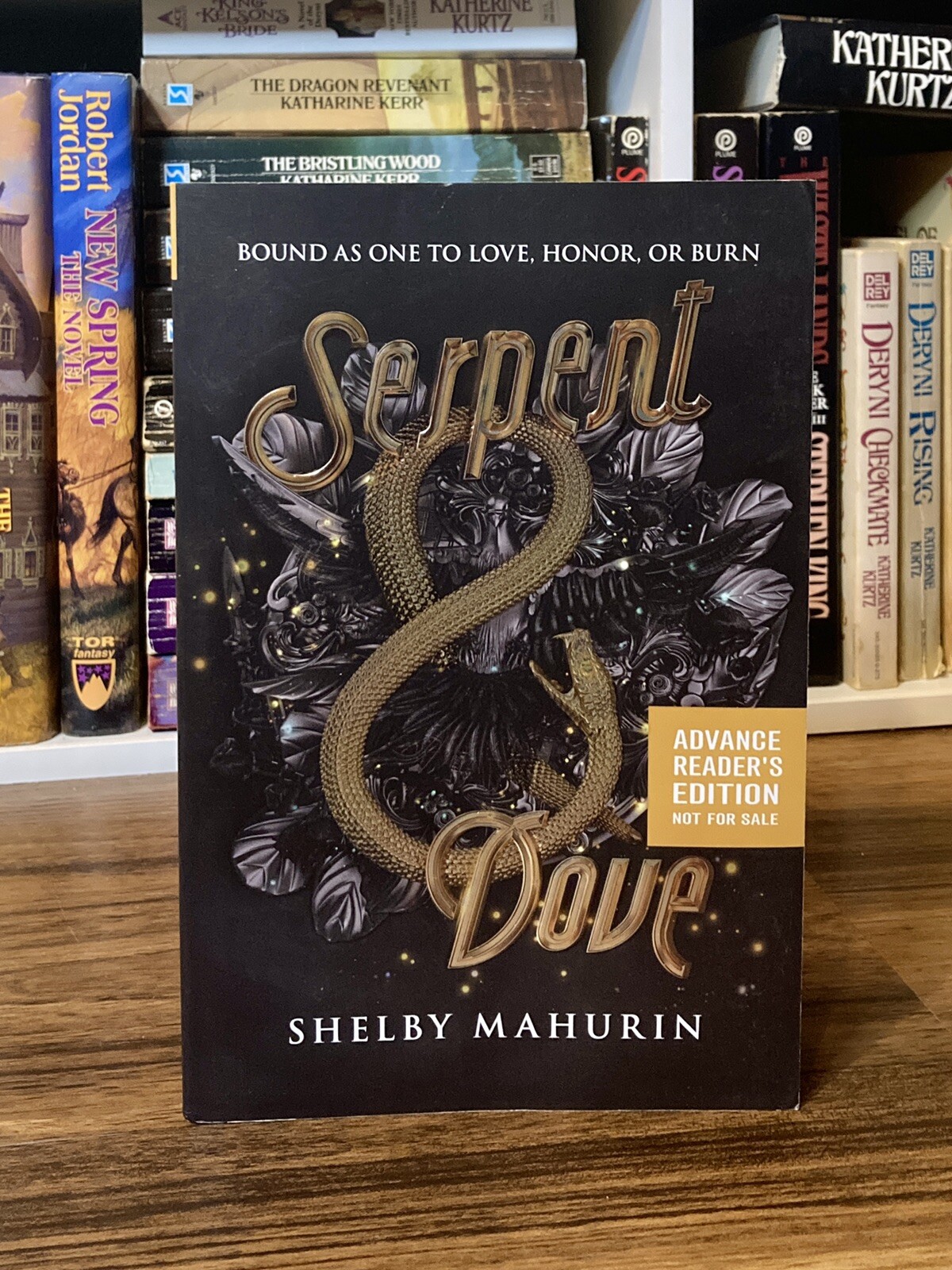 *ARC/Uncorrected Proof* Serpent & Dove – Shelby Mahurin (VG/NF)